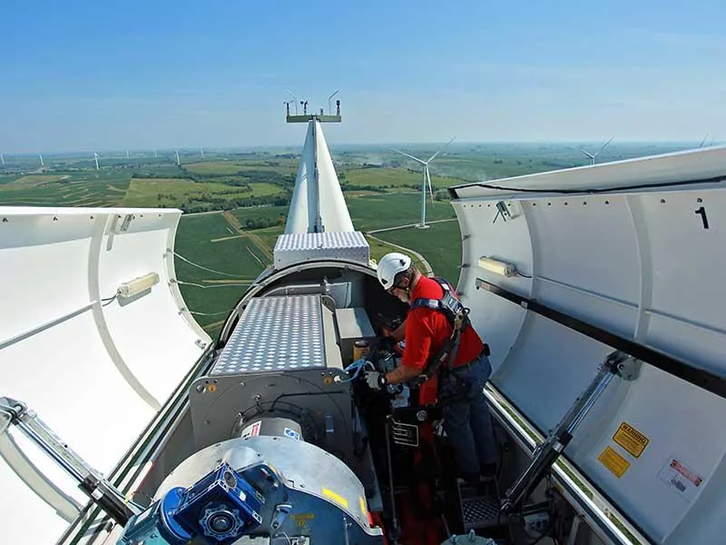 Substation and wind power maintenance using our AI-assisted CortexCMMS